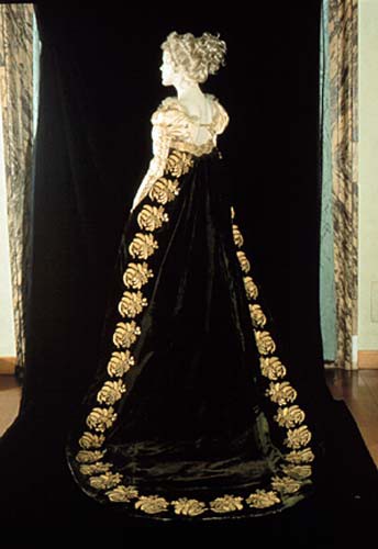 Manteau de cour de la princesse Auguste-Amélie