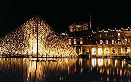 The Louvre museum and I.M. Pei’s pyramid in the ‘cour Napoléon’.