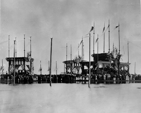 The inauguration of the canal. The three altars.