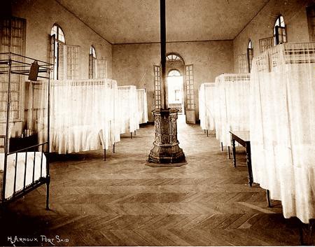 Km. 76. Ismailia. The interior of a ward at the St-Vincent-de-Paul Hospital.