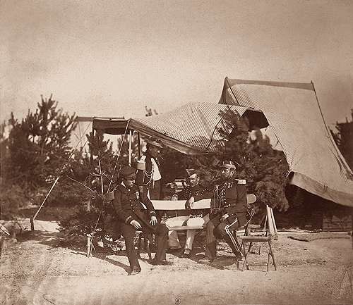 Camp de Châlons : le lieutenant de vaisseau de Champagny, le capitaine Friant, le prince Murat, le colonel Lepic