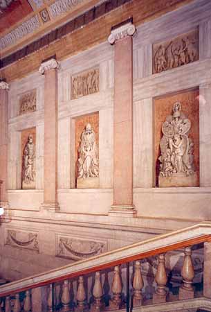 Aile Napoléonienne, place Saint-Marc <br> Grand escalier d’honneur