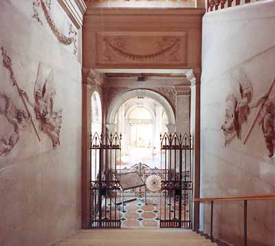 Aile Napoléonienne, place Saint-Marc <br>Grand escalier d’honneur