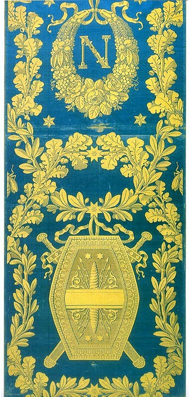 Damas bleu liseré jaune, dessin à boucliers (lampas liseré, lancé, fond satin)