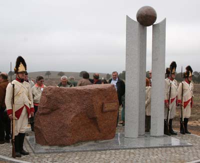 Monument commémoratif de Zbysov : Stèle des 3 Empereurs (vue générale)