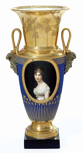Vase orné du portrait de la reine Hortense