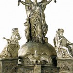 Pièce centrale du surtout de cent couverts : « La France distribuant des couronnes de gloire » (détail)