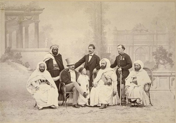 Portrait d’Abd el-Kader avec son entourage