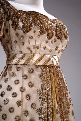 Robe de cérémonie de la maréchale Davout : détail du corsage