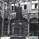 Statue of Napoleon I, protector of agriculture and industry in the courtyard of the Vieille Bourse, Lille (postcard)