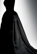 Death Becomes Her:A Century of Mourning Attire
