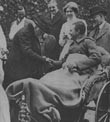 Eugénie recevait un blessé durant la Grande Guerre à Farnoborough (1914)