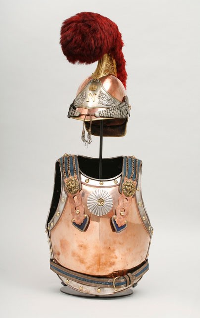 Casque et cuirasse d’officier de carabinier (1811 et 1815)