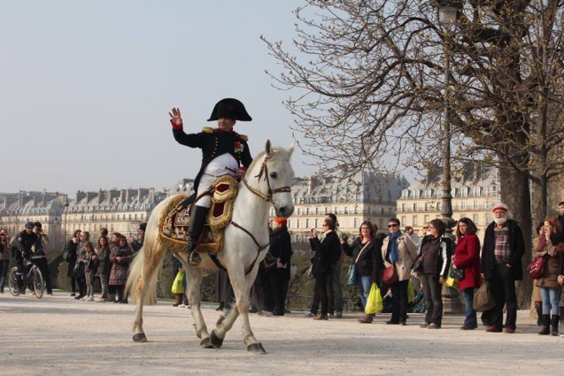 Reconstitution des Adieux de Fontainebleau en 1814 © Association 1804