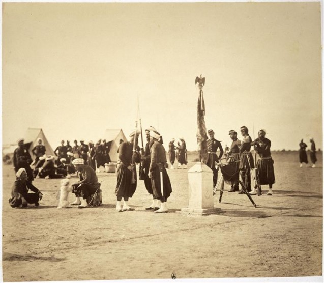 Camps de Châlons  les zouaves de la Garde impériale  la consigne , Gustave Le Gray © Musée de l'Armée, Distrib. RMN-Grand Palais Christian Moutarde