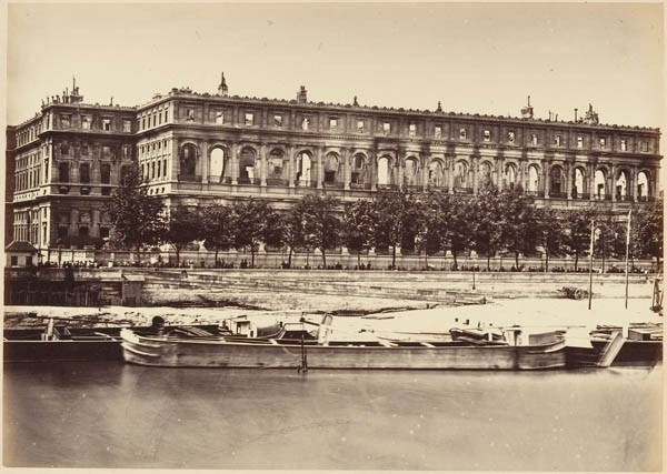 Photographie : ruines du palais d’Orsay, siège du Conseil d’État (mai 1871)