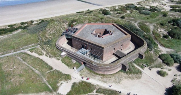 Deux forts protégeaient le port d’Ostende. Seulement un subsiste. Il y quelques années, ce « fort Napoléon » a été restauré. © DR