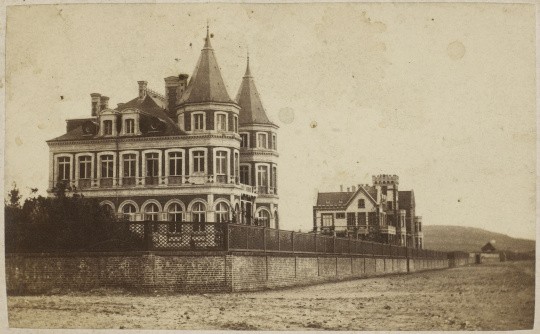 La villa du duc de Morny à Deauville, Jean-François Lepetit © Musée d'Orsay, Dist. RMN-Grand Palais - Patrice Schmidt