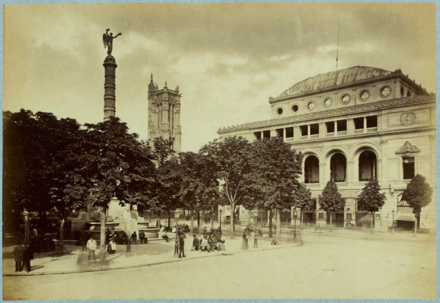 Photographie : Le Théâtre Lyrique et la place du Châtelet en 1871