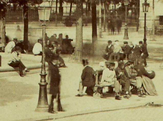 Personnages place du Châtelet, détail de Théâtre lyrique, vers 1871, par André-Adolphe-Eugène Disdéri CC0 Paris Musées / Musée Carnavalet - Histoire de Paris