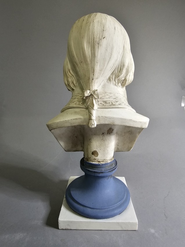 Dos du portrait sculpté de Bonaparte par Louis-Simon Boizot, 1798 © Fondation Napoléon
