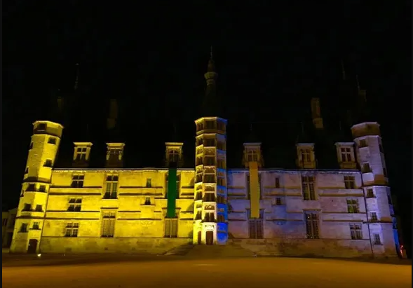 Le Palais ducal de nuit, à Nevers © Le Journal du Centre